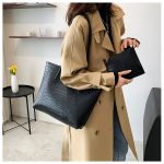 Women Fashion Tote Bag Style:692 - Image 4